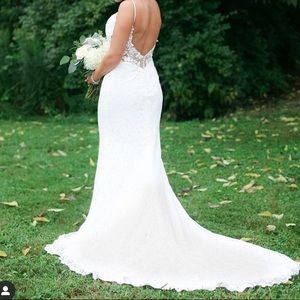Backless wedding dress